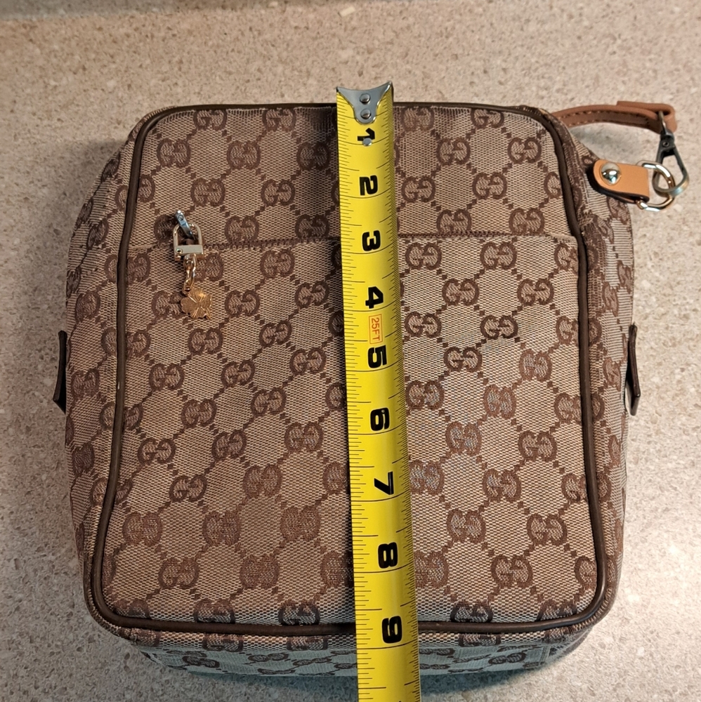 Gucci Crossbody Bag - Picture 7 of 16